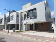 Casa / Sobrado em Condomínio para Venda em Feira de...