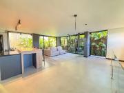 Casa / Sobrado em Condomínio para Venda em Joinville/SC...