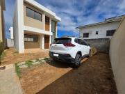 Casa / Sobrado em Condomínio para Venda em Lauro de...