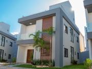 Casa / Sobrado em Condomínio para Venda em Lauro de...