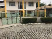 Casa / Sobrado em Condomínio para Venda em Lauro de...