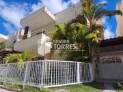 Casa / Sobrado em Condomínio para Venda em Lauro de...