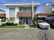 Casa / Sobrado em Condomínio para Venda em Lauro de...