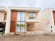 Casa / Sobrado em Condomínio para Venda em Lauro de...