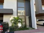 Casa / Sobrado em Condomínio para Venda em Lauro de...