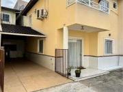 Casa / Sobrado em Condomínio para Venda em Lauro de...