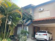 Casa / Sobrado em Condomínio para Venda em Londrina/PR...