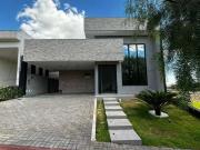 Casa / Sobrado em Condomínio para Venda em Londrina/PR...