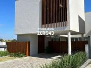 Casa / Sobrado em Condomínio para Venda em Londrina/PR...