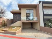 Casa / Sobrado em Condomínio para Venda em Londrina/PR...