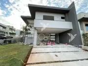 Casa / Sobrado em Condomínio para Venda em Londrina/PR...