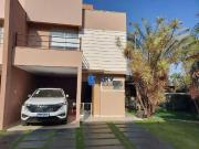 Casa / Sobrado em Condomínio para Venda em Londrina/PR...