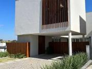 Casa / Sobrado em Condomínio para Venda em Londrina/PR...