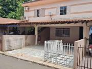 Casa / Sobrado em Condomínio para Venda em Londrina/PR...
