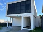 Casa / Sobrado em Condomínio para Venda em Londrina/PR...