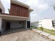 Casa / Sobrado em Condomínio para Venda em Londrina/PR...