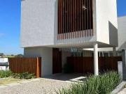 Casa / Sobrado em Condomínio para Venda em Londrina/PR...