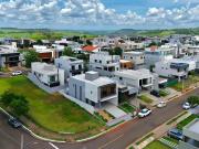 Casa / Sobrado em Condomínio para Venda em Londrina/PR...