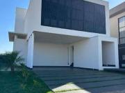Casa / Sobrado em Condomínio para Venda em Londrina/PR...