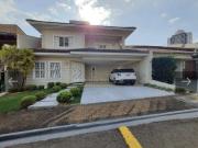 Casa / Sobrado em Condomínio para Venda em Londrina/PR...