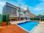 Casa / Sobrado em Condomínio para Venda em Londrina/PR...