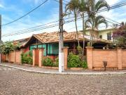 Casa / Sobrado em Condomínio para Venda em Macaé/RJ...