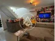 Casa / Sobrado em Condomínio para Venda em Macaé/RJ...