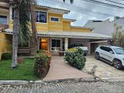 Casa / Sobrado em Condomínio para Venda em Macaé/RJ...