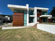Casa / Sobrado em Condomínio para Venda em Macaé/RJ...