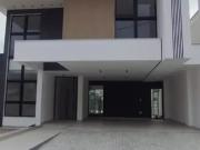 Casa / Sobrado em Condomínio para Venda em Macaé/RJ...