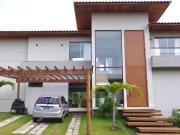 Casa / Sobrado em Condomínio para Venda em Mata de São...