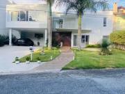 Casa / Sobrado em Condomínio para Venda em Mogi das...