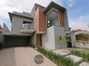 Casa / Sobrado em Condomínio para Venda em Mogi das...