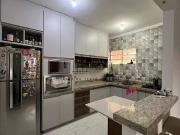 Casa / Sobrado em Condomínio para Venda em Mogi das...