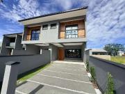 Casa / Sobrado em Condomínio para Venda em Palhoça/SC...