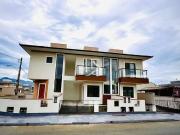 Casa / Sobrado em Condomínio para Venda em Palhoça/SC...