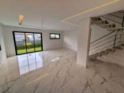 Casa / Sobrado em Condomínio para Venda em Palhoça/SC...