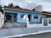 Casa / Sobrado em Condomínio para Venda em Palhoça/SC...