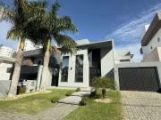 Casa / Sobrado em Condomínio para Venda em Palhoça/SC...