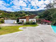 Casa / Sobrado em Condomínio para Venda em Petrópolis/RJ...