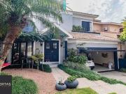 Casa / Sobrado em Condomínio para Venda em Porto...