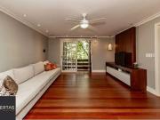 Casa / Sobrado em Condomínio para Venda em Porto...