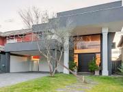 Casa / Sobrado em Condomínio para Venda em Porto...