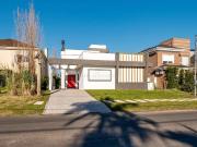 Casa / Sobrado em Condomínio para Venda em Porto...
