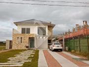 Casa / Sobrado em Condomínio para Venda em Porto...