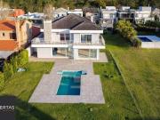 Casa / Sobrado em Condomínio para Venda em Porto...
