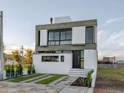 Casa / Sobrado em Condomínio para Venda em Porto...