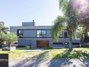 Casa / Sobrado em Condomínio para Venda em Porto...