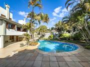 Casa / Sobrado em Condomínio para Venda em Porto...