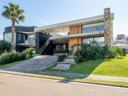 Casa / Sobrado em Condomínio para Venda em Porto...